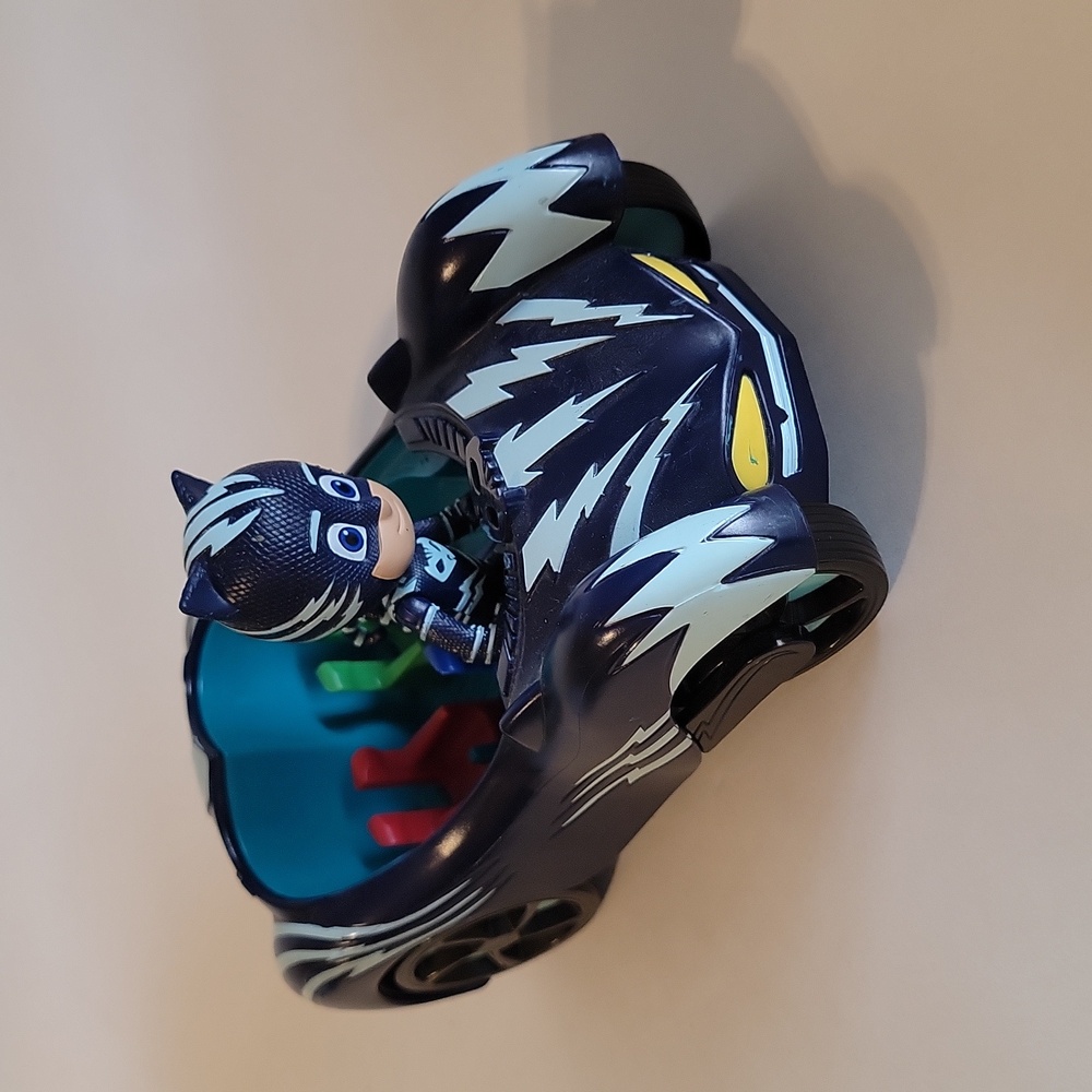 PJ Masks Catboy and catboy-mobile